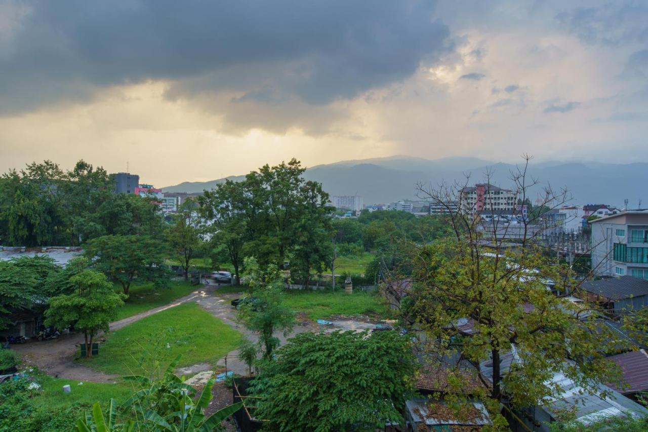 Jiang Mai 81 Aparthotel Chiang Mai Eksteriør bilde